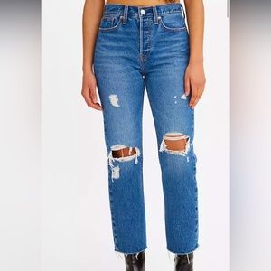Levis Wedgie Straight…. Great condition! SZ 27 28